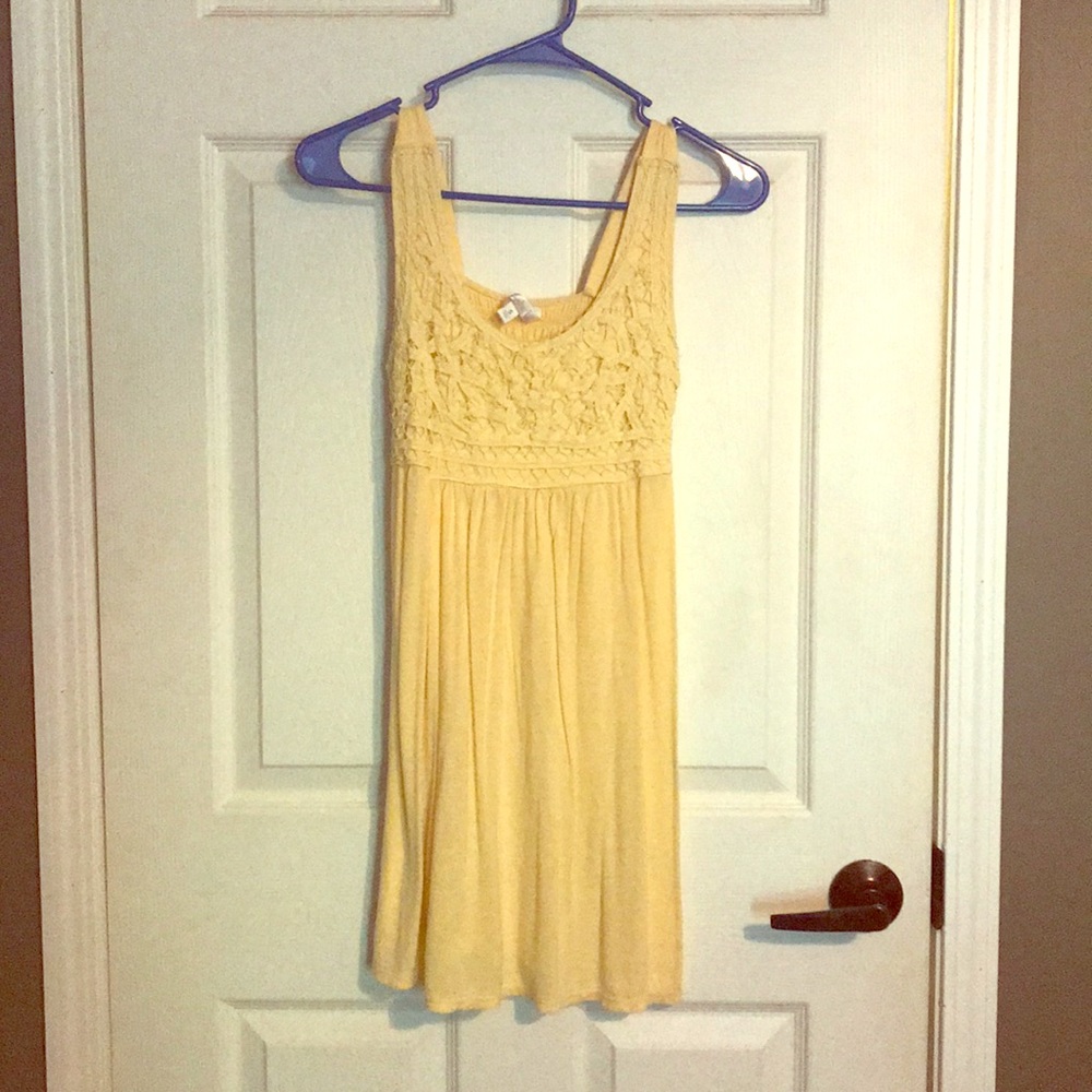 Pastel yellow sleeveless dress